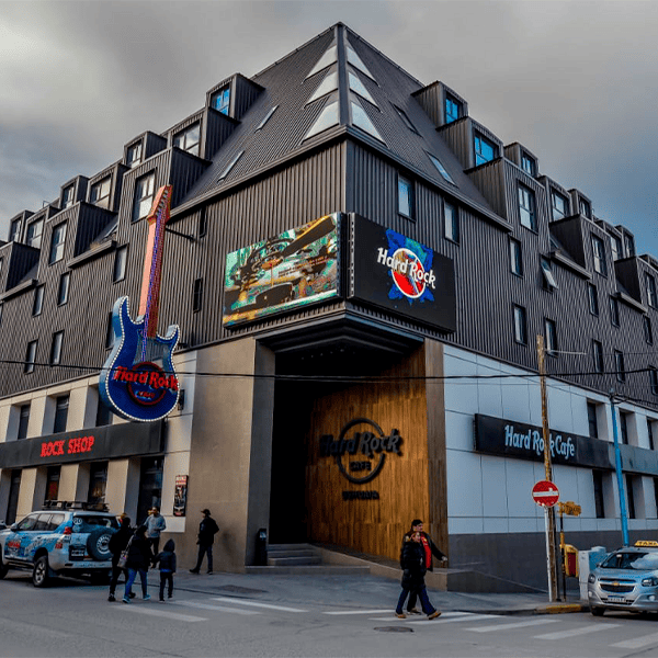 HARD ROCK CAFÉ USHUAIA - Restaurant - Indumentaria- Foto Principal - Ushuaia City HARD ROCK CAFÉ USHUAIA - Restaurant - Indumentaria- Foto Principal - Ushuaia City